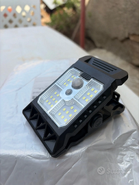 Lampada Solare LED con Clip e Sensore di Movimento