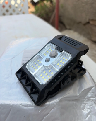 Lampada Solare LED con Clip e Sensore di Movimento