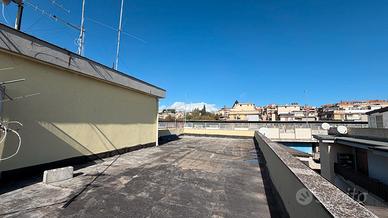 5 vani luminoso + ampia terrazza 150 mq panoramica