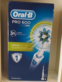 Spazzolino elettrico Oral-B Pro 600 NUOVO sigillat