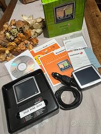 navigatori GPS TomTom ONE di vecchia generazione.