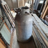 bidone per latte antico