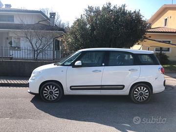 fiat 500L living
