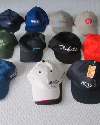 Lotto cappelli con visiera .