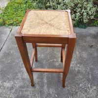 Coppia di sgabelli in legno