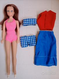 Bambola Betty con costume Rosa & abitini del 1975