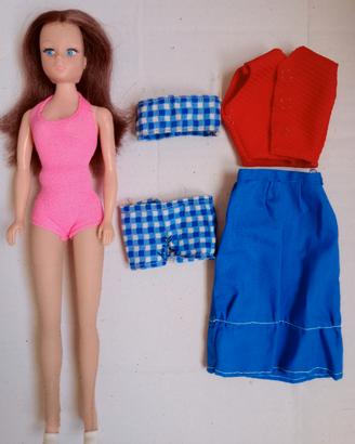 Bambola Betty con costume Rosa & abitini del 1975