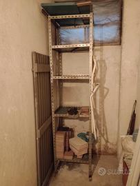 Scaffale in metallo rinforzato -