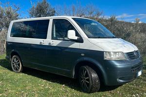 Volswagen Caravelle 4motion passo corto