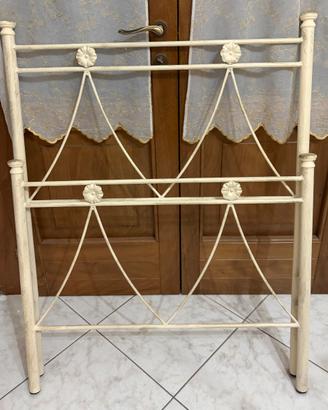 Testiere letti singoli in ferro battuto stile shab