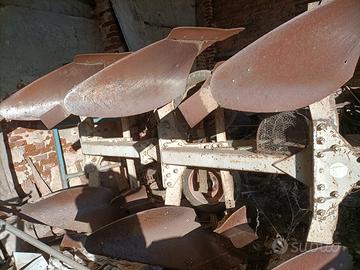 Aratro trivomere Ermo