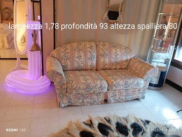 a Padova divano due posti come nuovo
