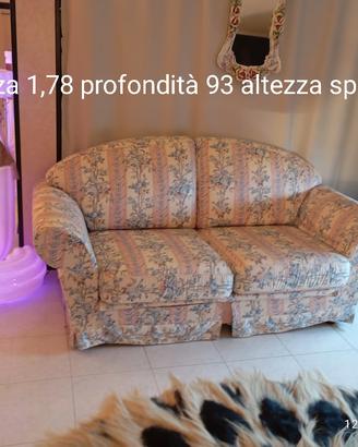 a Padova divano due posti come nuovo
