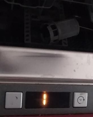 Lavastoviglie Ariston Hotpoint A+ 13 coperti error