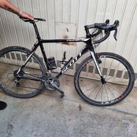 bicicletta da corsa scott addict carbonio