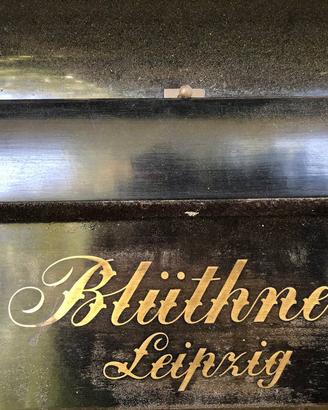 Pianoforte verticale antico Bluthner Leipzig da re