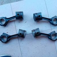 motore monoblocco con pistoni e bielle mini classi