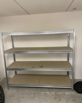 Scaffale compinibile ad incastro