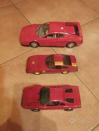 Modellini d'auto d'epoca vintage tre pezzi