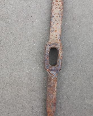 Robusta piccozza da muratore d'epoca, affascinante