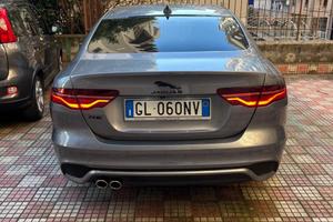 Jaguar XE black line dynamic full optional