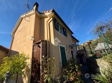 VILLA A SCHIERA A SANT'OLCESE