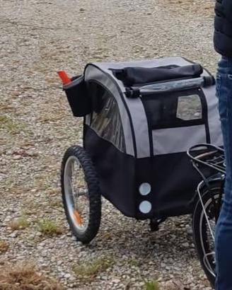 Rimorchio bici per cani