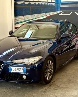 Alfa Romeo Giulia 2.2 Turbodiesel 150 CV AT8 Busin