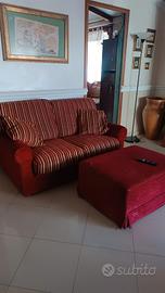 Coppia di divani con Puff