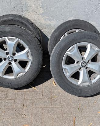 4 pneumatici 215/65 R16 + ruota di scorta + cerchi