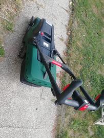 rasaerba eletrico  della bosch  funzionante 