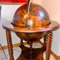 Mobile bar mappamondo