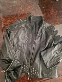 Giacca in pelle con borchie