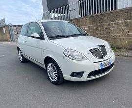 Lancia Ypsilon 1.3 MJT 75 CV Argento
