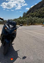 Yamaha Tmax 560
