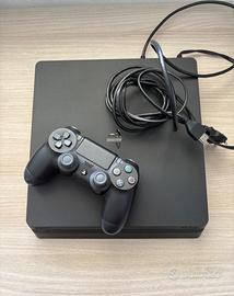 PS4 1TB con 1 joystick e 4 giochi