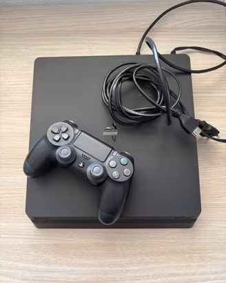 PS4 1TB con 1 joystick e 4 giochi