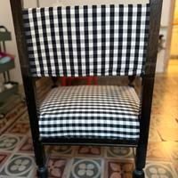 Poltroncina fine ‘800 legno scuro quadretti Vichy