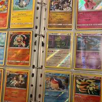 200 carte Pokemon con 1 EX, 1 GX, 4 RARE, 6 HOLO