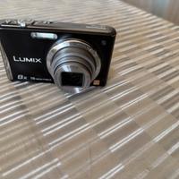 Fotocamera digitale compatta