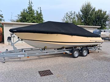 Chris Craft Catalina 