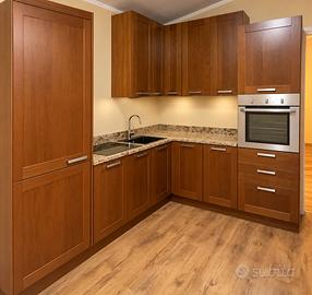 CUCINA LUBE IN LEGNO MASSELLO E GRANITO