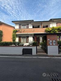 VILLA A SCHIERA A SERGNANO