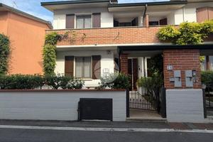 VILLA A SCHIERA A SERGNANO