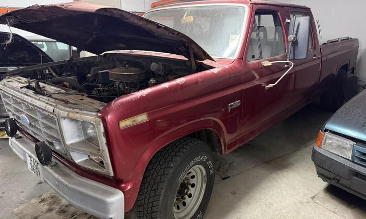 Ford F350 5.7 V8 pick up