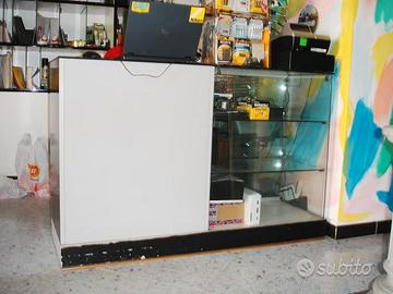 Banco NEGOZIO in VETRO e LEGNO