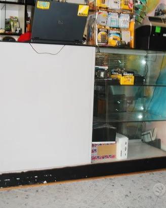 Banco NEGOZIO in VETRO e LEGNO