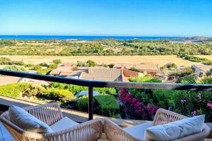 Trilocale Chia vista mare con terrazzo panoramico