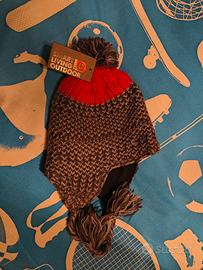 Cappello di lana mai usato ancora con l'etichetta