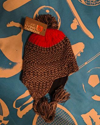 Cappello di lana mai usato ancora con l'etichetta